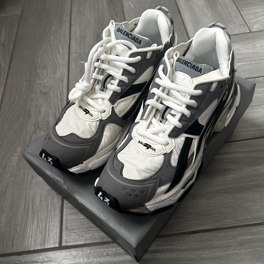 Balenciaga runner